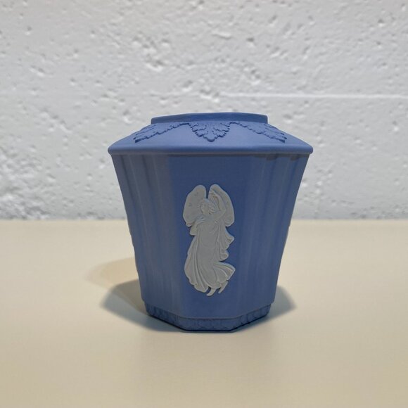 Wedgwood Blue Jasperware Posey Pot with White Motif - Picture 4 of 9